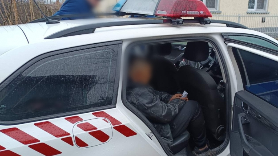 A jászsági rendőrök kopogtattak a díler ajtaján de nem vásárolni akartak